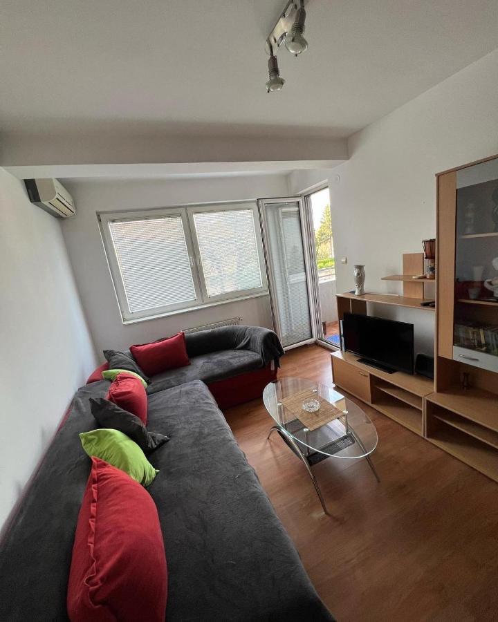 Apartments D&D โปชาเรวัซ ภายนอก รูปภาพ